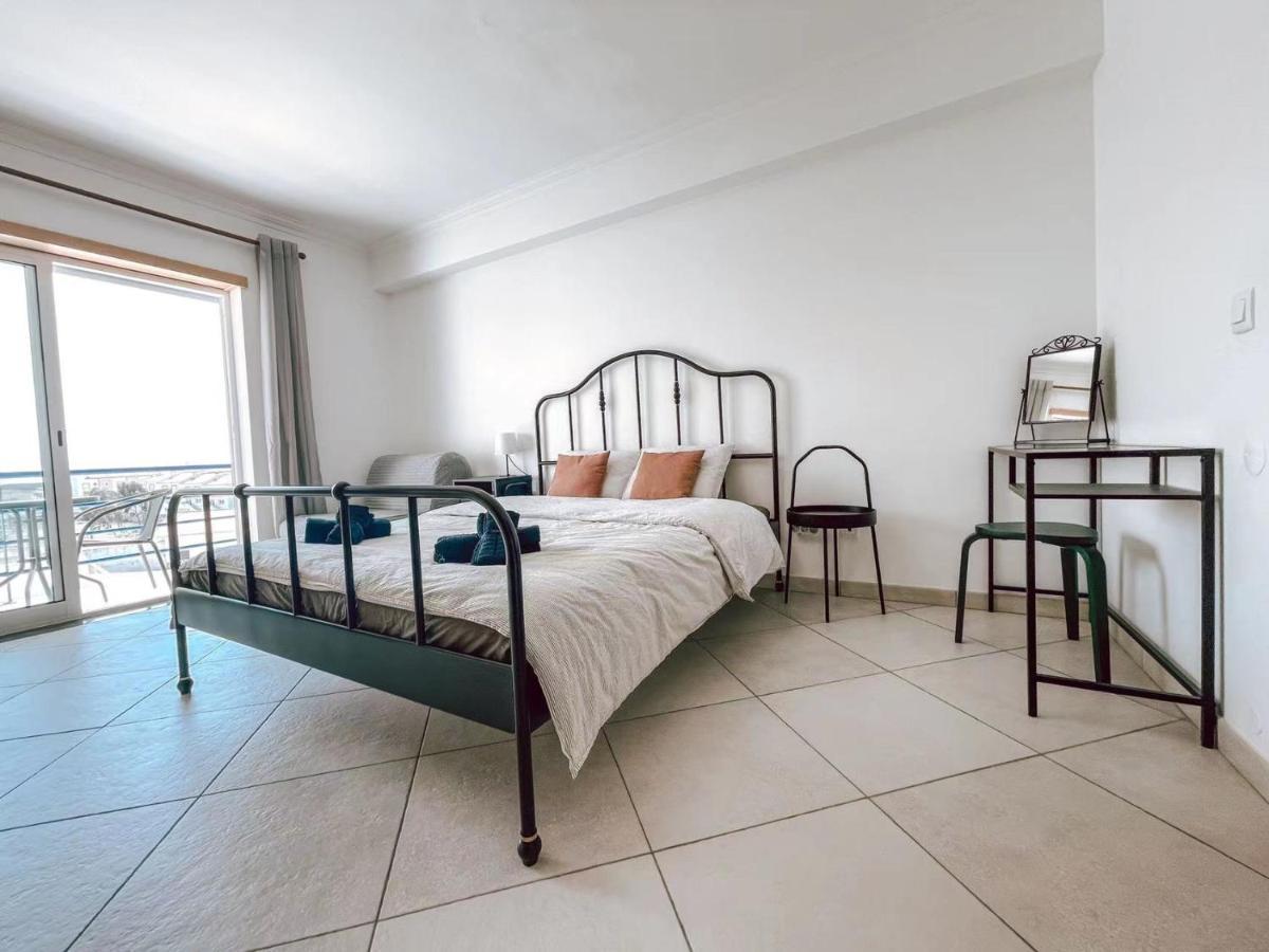 Peniche Master Bedroom With Sea View Balcony, Private Bathroom, Shared Kitchen, Swimming Pool, Surfing Resort Atouguia Da Baleia Exteriér fotografie