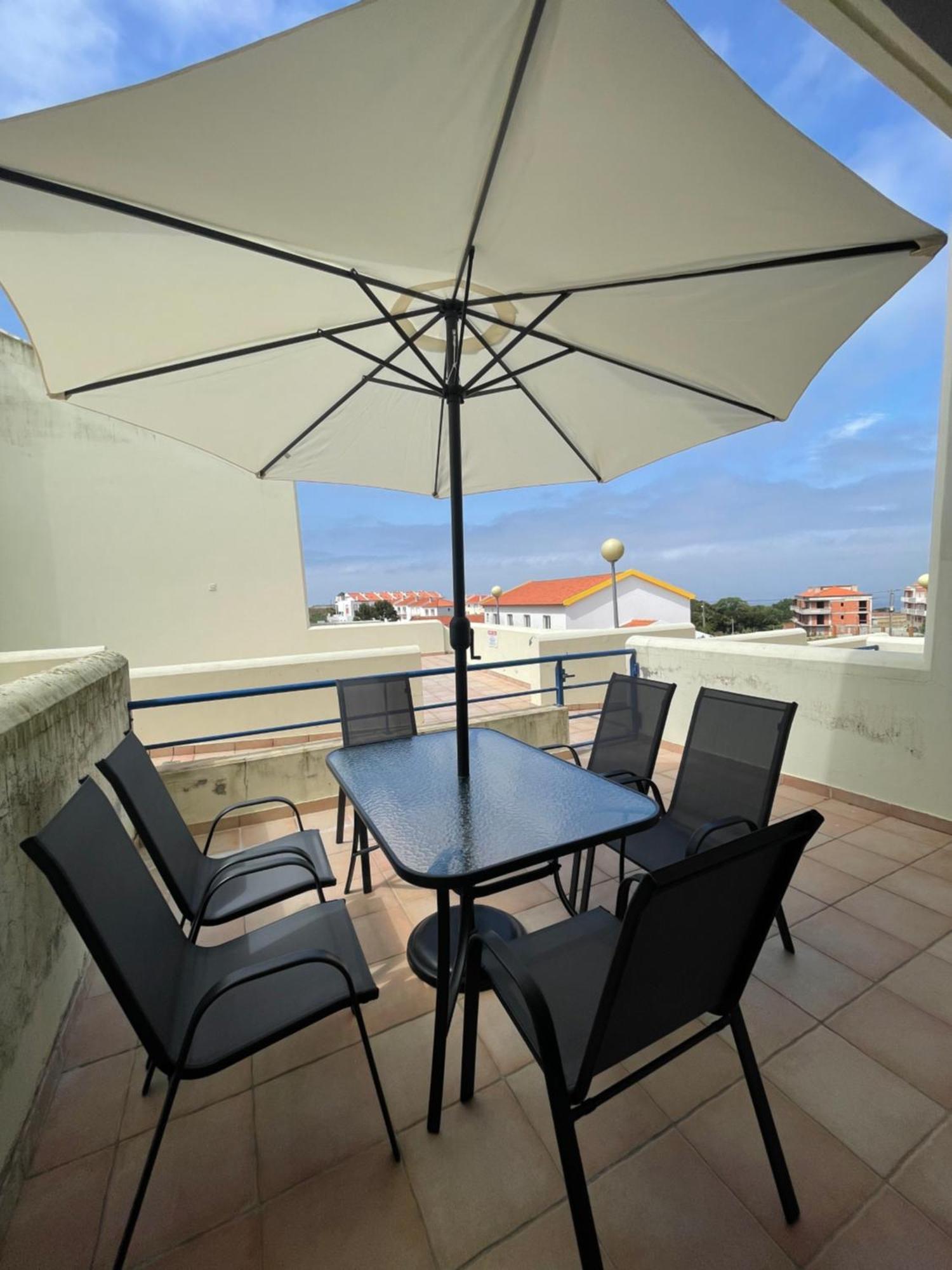 Peniche Master Bedroom With Sea View Balcony, Private Bathroom, Shared Kitchen, Swimming Pool, Surfing Resort Atouguia Da Baleia Exteriér fotografie